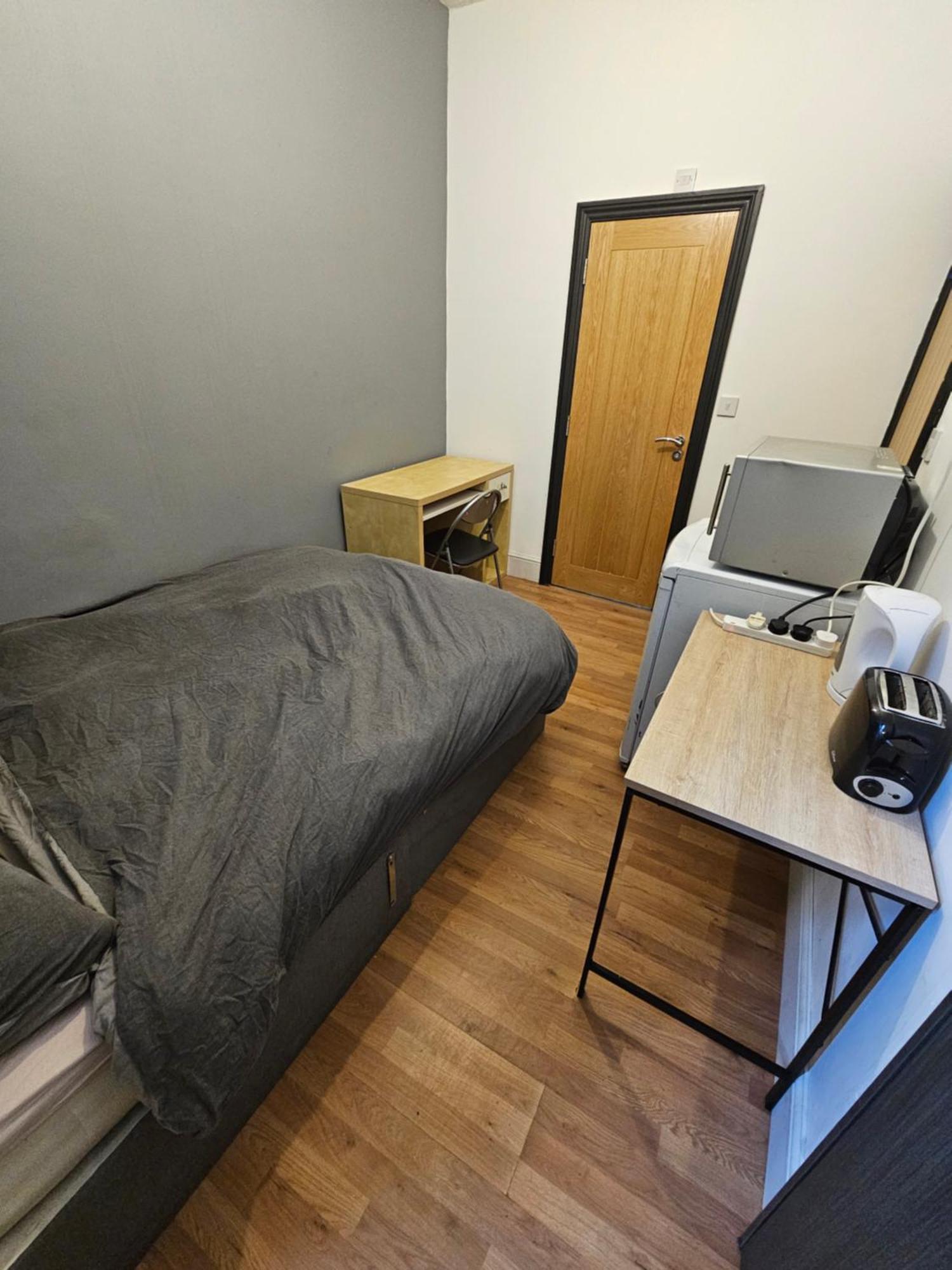 Double En Suit Room In Levenshulme Manchester Exteriör bild